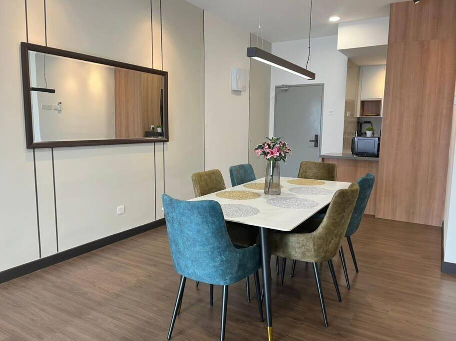 Attractive 3 Bedroom Condo With Pool-D Raudhah Homestay Kajang Exteriör bild