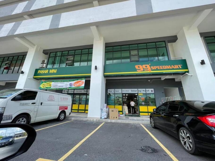 Attractive 3 Bedroom Condo With Pool-D Raudhah Homestay Kajang Exteriör bild